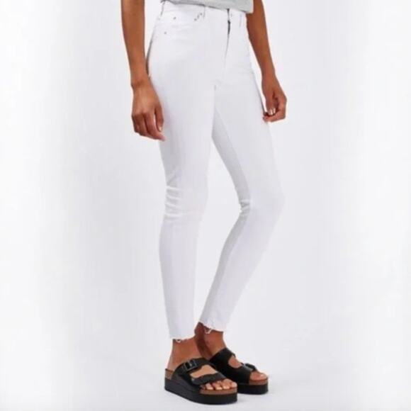 Topshop Denim - 2/$30 TOPSHOP Jamie Moto Jeans Size W30 ivory White Jamie Raw Hem Denim Skinny